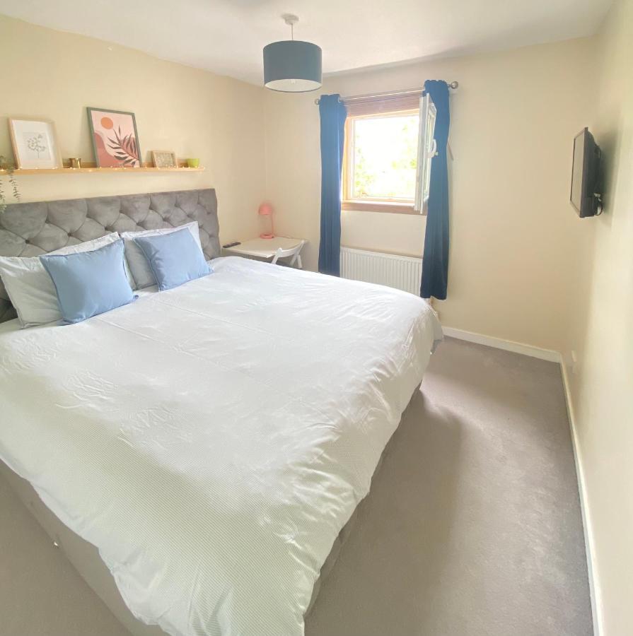 Cozy Bedroom In Shared Accommodation With Free Parking Edinburgh Ngoại thất bức ảnh
